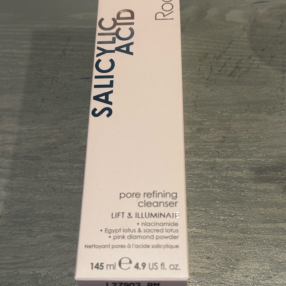 Rodial Salicylic Acid Pore Refining Cleanser - White